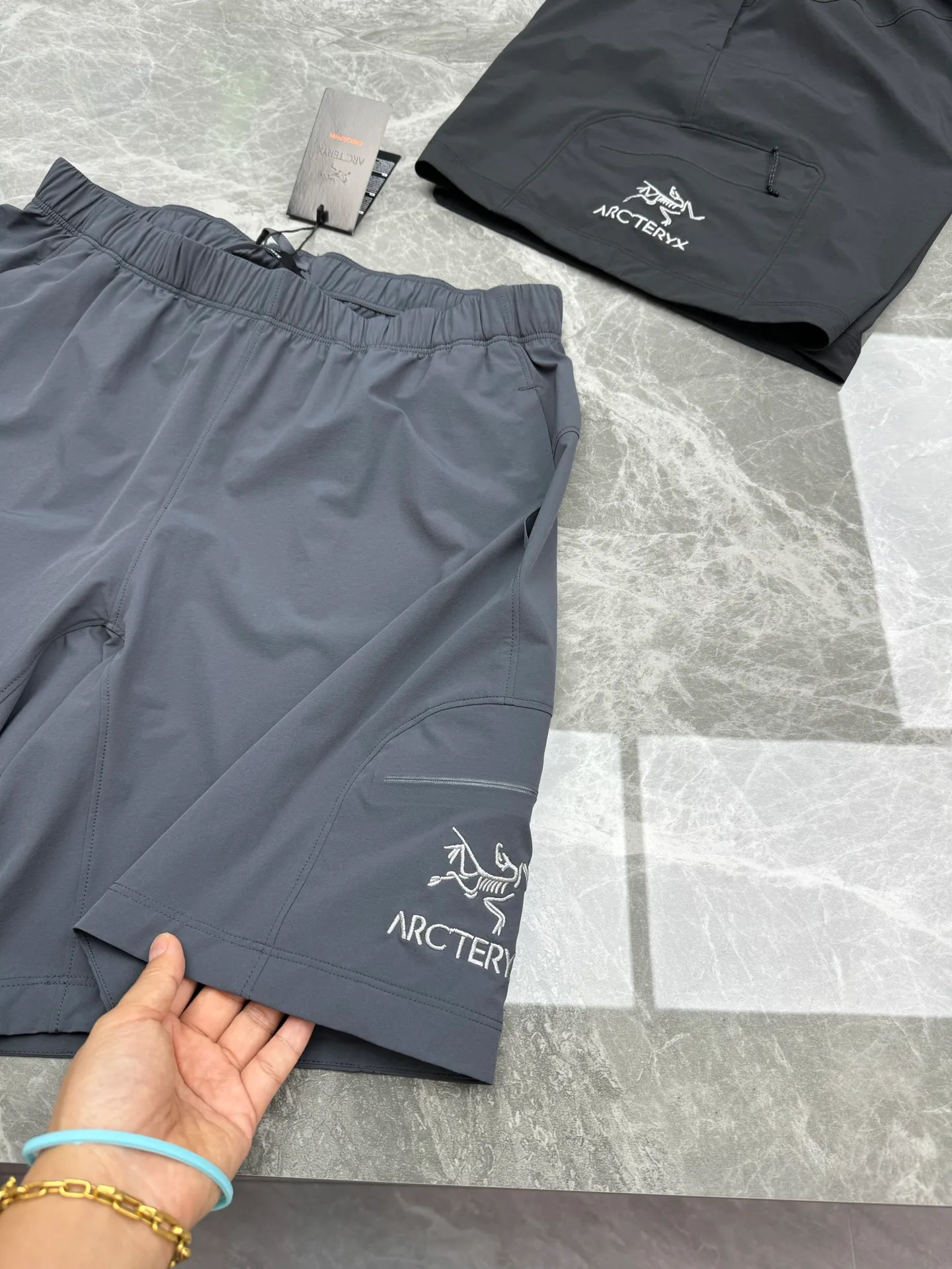 180 ⚜️Arc'teryx Endorphin Series ， ！Fortius ，DWR +UPF . 、 ， ？ ， ， . ， . ， 、 、 . ， ； /Dark Gray Versatile， 、 ！Sizes：M-3XL（175/145 L）